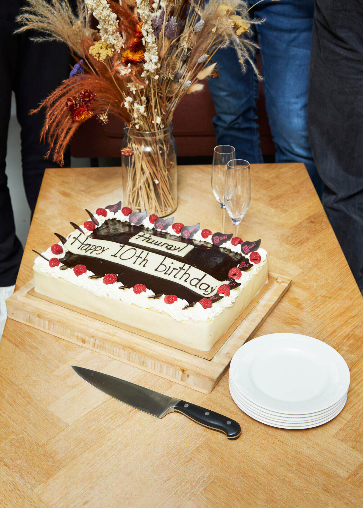 10th-anniversary cake