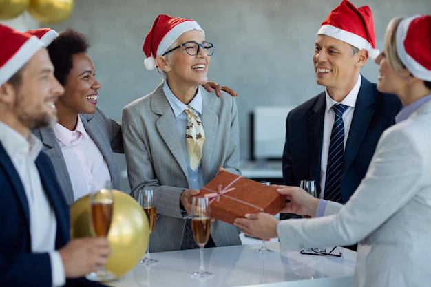 Best Holiday Gifts For Employees